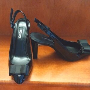 👠Brand new Ecco black patent heels